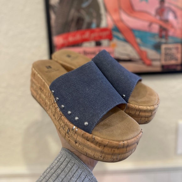 White Mountain Women's Blue Platform Sandals 7.5 - Picture 1 of 8
